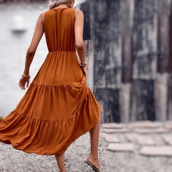 Country Outfitters Notched Sleeveless Midi Dress - Picture 3 of 3